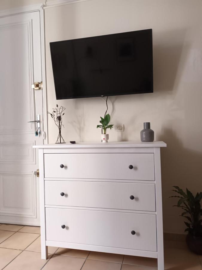 Appartement Gorgeous Place, Center ,close To Louvre Meusm And Eiffel Tour Paris
